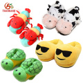 Drôle Animal Pantoufles Personnalisé Tortue de mer / Ane / Anime / Emoji / Crevette / Requin / Vache / Licorne / Chèvre / Hamburger / Spider Pantoufle en peluche pour les enfants